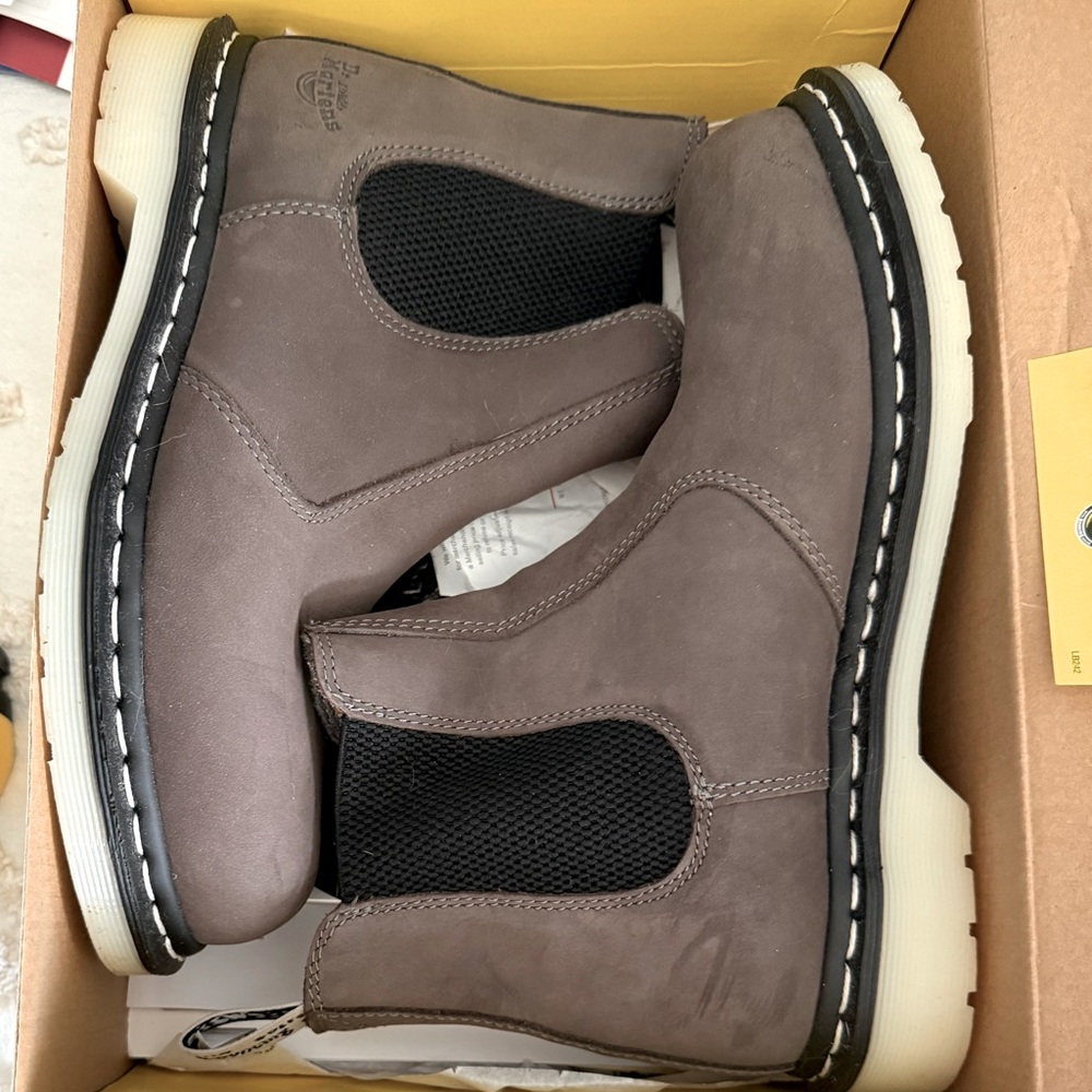Dr Martens Arbor street size 8
